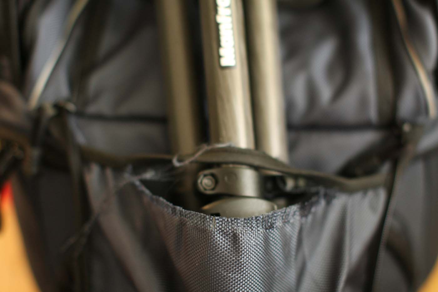 Nothing but poor workmanship with the Naneu Pro K3L backpack. Frankly, it sucks! 